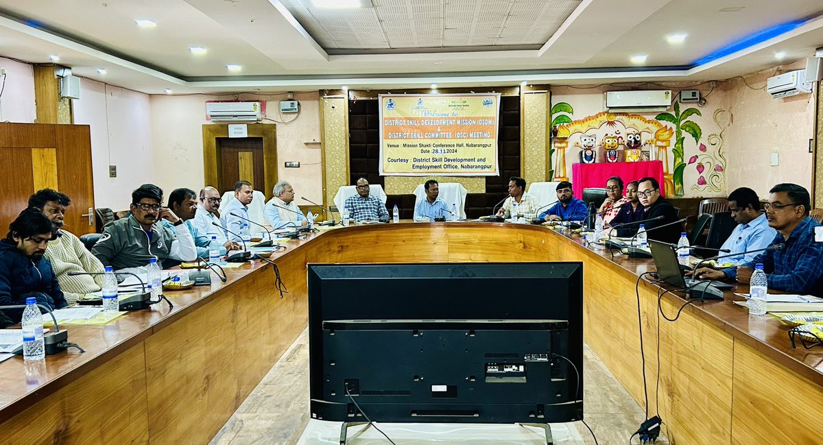 Subham_S_M's tweet photo. District Skill Development Mission meeting was held under the chairmanship of ADM sir and in the presence of District Administration in Nabarangpur District. https://t.co/5HNLKXBBOL