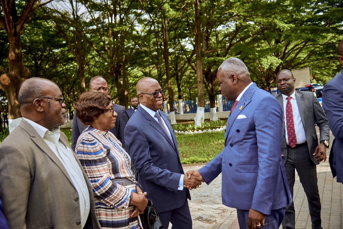 MokokiG's tweet photo. Le Premier Ministre, Chef du Gouvernement 🇨🇬 @MakossoAnatole a visité le centre de dialyse du @ChuBrazza  ce 27/11/2024.

#SantéPourTous
#HealthForAll
#dialyse
#CHU https://t.co/K7AbceVlYc