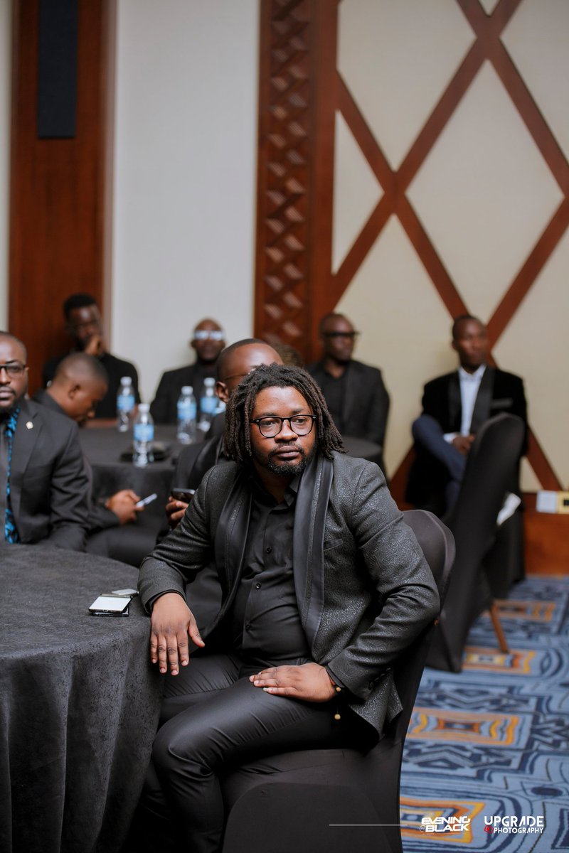 J'avais eu le privilège d'être invité en tant qu'invité spécial pour participer à l'événement "Evening in Black", qui a réuni des entrepreneurs et des influenceurs le 24 novembre 2024, sous la thématique "Propulser les marques locales : le branding et la collaboration".

C'était