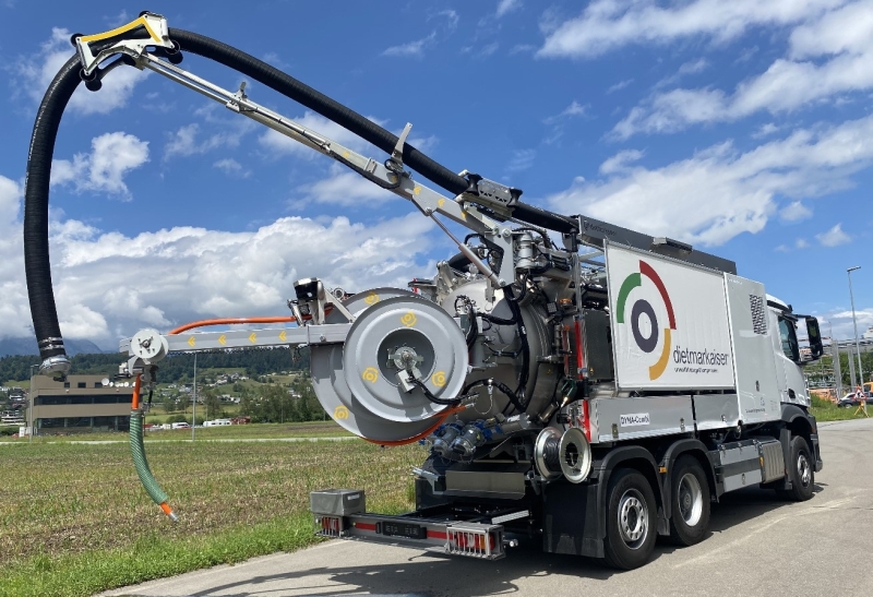 Die kontinuierliche Weiterentwicklung neuer Technologien und Geräte hat die Produkte der Dietmar Kaiser AG über die Grenzen Liechtensteins hinaus bekannt gemacht. #DietmarKaiser #Defco #DynaCombi #Umweltfahrzeuge #Mineralöltankfahrzeuge #Kommunaltechnik
kofa.kuhn-fachmedien.de/2024/10/16/lan…