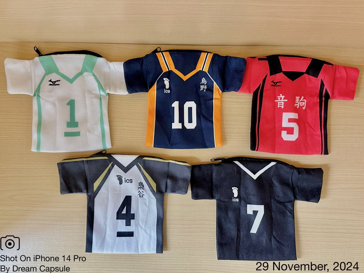 dreamcapsuleCEO's tweet photo. 🌟新入荷ガチャ商品プレゼントCP🌟

裏面も再現！ファン必見のポーチが登場！
「���イキュー!! ユニフォーム型ポーチ」

フォロー&amp;RP(RT)していただいた方の中から抽選で2名様に全5種セットをプレゼント🎁
ドリカプへの入荷日とキャンペーン詳細は↓

#ドリームカプセル #ガチャ専門店
#ハイキュー https://t.co/dJqvyDRcHW