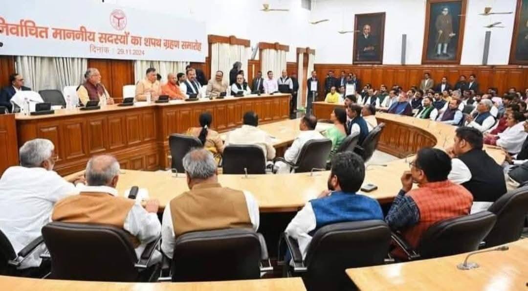 sanjivsharmabjp's tweet photo. आज लखनऊ में गाज़ियाबाद विधानसभा के विधायक के रूप में विधिवत शपथ लेने का गौरव प्राप्त हुआ।
यह आपके और पार्टी के विश्वास, समर्थन और आशीर्वाद का परिणाम है। मैं पूरी निष्ठा और समर्पण के साथ गाज़ियाबाद के विकास, जनसेवा और आपकी उम्मीदों पर खरा उतरने के लिए प्रतिबद्ध हूं

#SanjeevSharma https://t.co/sYI9qrfPJR