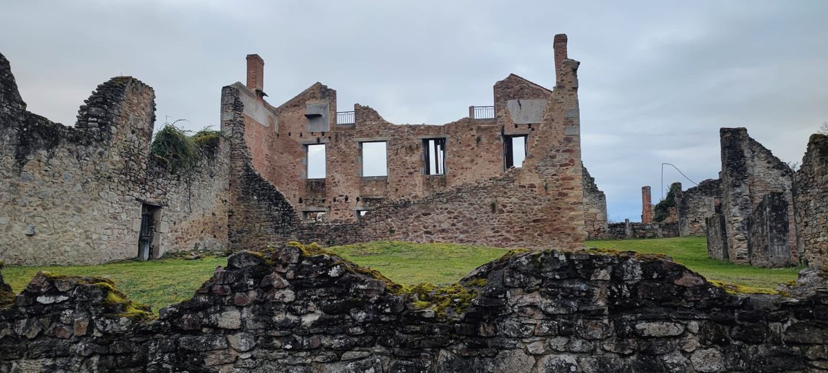 Les élèves de Tle Bac Pro routiers #CTRM se sont rendus à Oradour-sur-Glane. Au programme : #conduite intensive en #poidslourd , visite du musée et du village martyr <a href="/oradoursurglane/">Souviens-Toi </a> <a href="/DSDEN82/">DSDEN 82</a> #memoire