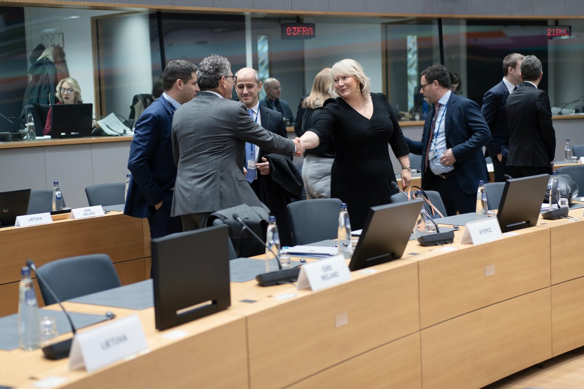 Uddannelses- og Forskningsministeriet (@ufm_min) on Twitter photo . <a href="/ChristinaEgelun/">Christina Egelund</a> er i Bruxelles for bl.a. at drøfte Mario Draghis rapport om Europas konkurrenceevne. Den peger på, at Europa sakker bagud ift. Kina og USA bl.a. på grund af manglende tech-innovation. Læs mere 👉 bit.ly/4g6HBvL #dkpol #forskpol #EU . <a href="/ChristinaEgelun/">Christina Egelund</a> er i Bruxelles for bl.a. at drøfte Mario Draghis rapport om Europas konkurrenceevne. Den peger på, at Europa sakker bagud ift. Kina og USA bl.a. på grund af manglende tech-innovation. Læs mere 👉 bit.ly/4g6HBvL #dkpol #forskpol #EU