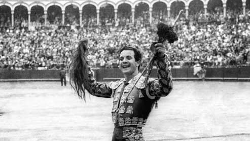 Diego Puerta:

"Los trenes en la vida están para cogerlos. No se puede quedar uno dormido en la estación sin montarte y luego querer montarte cuando los trenes se han ido"...

"A mí las oportunidades siempre me cogieron preparado"...