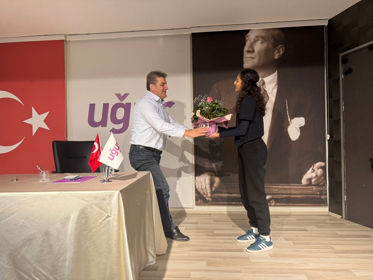 sakaryaugurokul's tweet photo. Sakarya Üniversitesi İnsan ve Toplum Bilimleri Fakültesi Tarih Bölümünden Prof.Dr.Sayın Enis ŞAHİN öğrencilerimize, Cumhuriyet ve ATATÜRK konulu bir sunum https://t.co/XKj1XH18Vağerli paylaşımları için kendilerine teşekkür ederiz. https://t.co/yuADg9Y1qY
