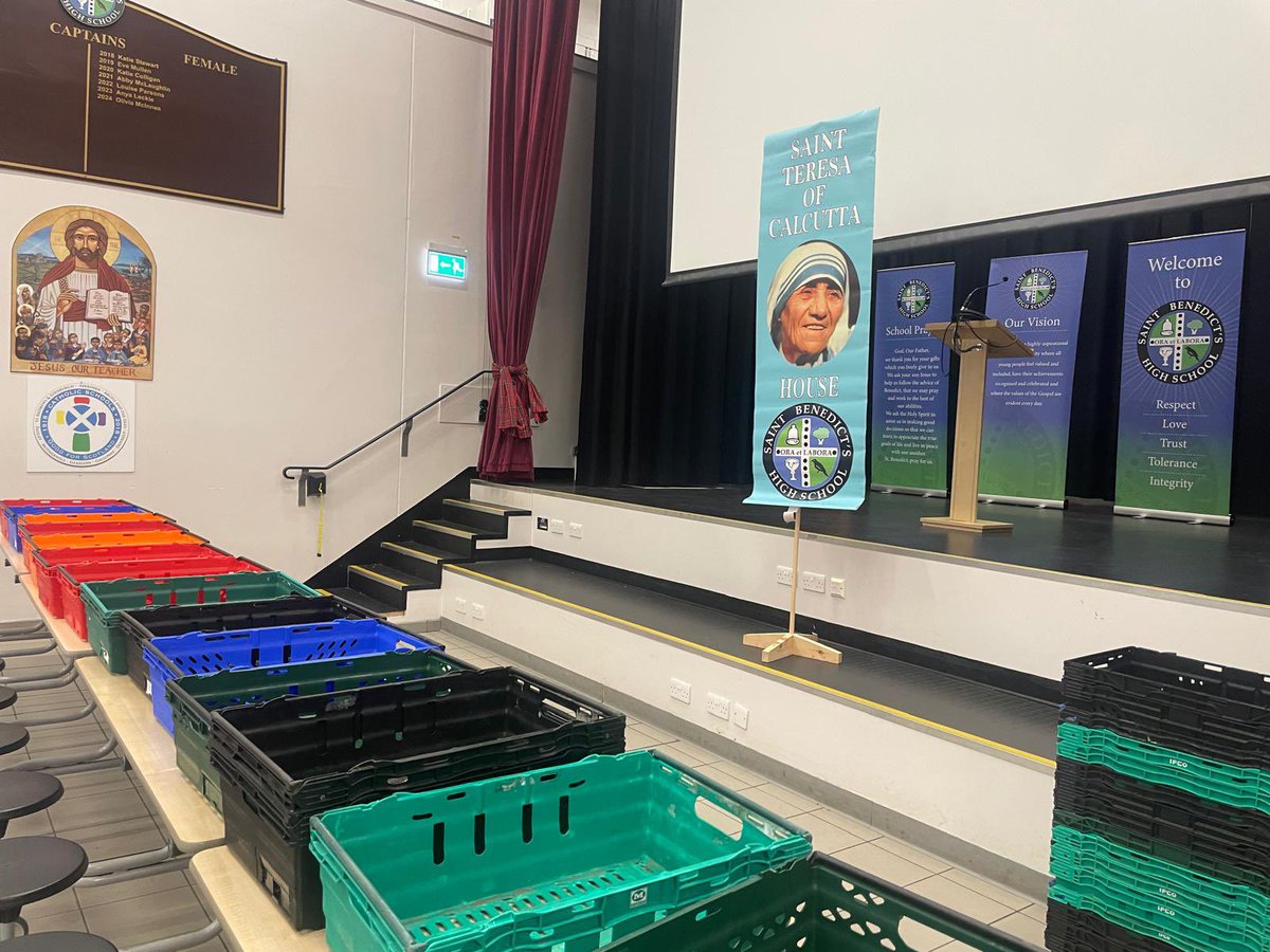 stbenedictsren's tweet photo. Our House Groups are ready for this morning’s Food Bank collection! Please drop off any donations in the Street this morning before you head off to class. @WSPFMCT https://t.co/q0F2HvKT4D