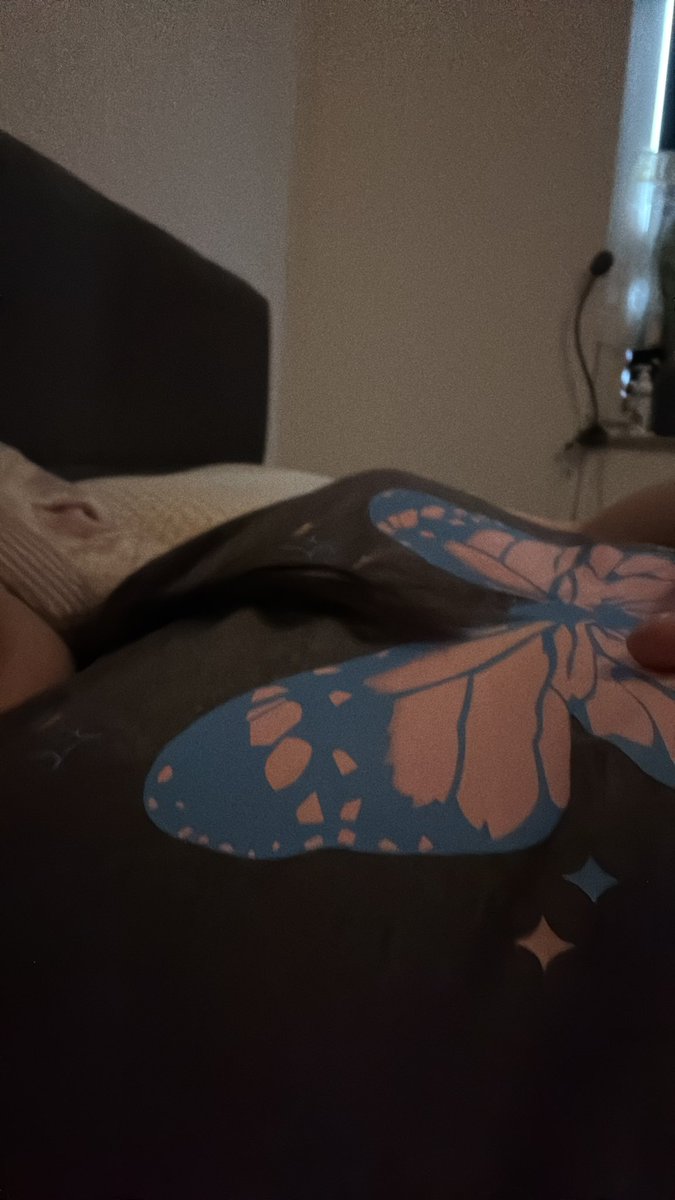 Still so unreal waking up with these… And they’re not even fully grown either—

Looking down after waking up and seeing my boobs is amazing.. 💜