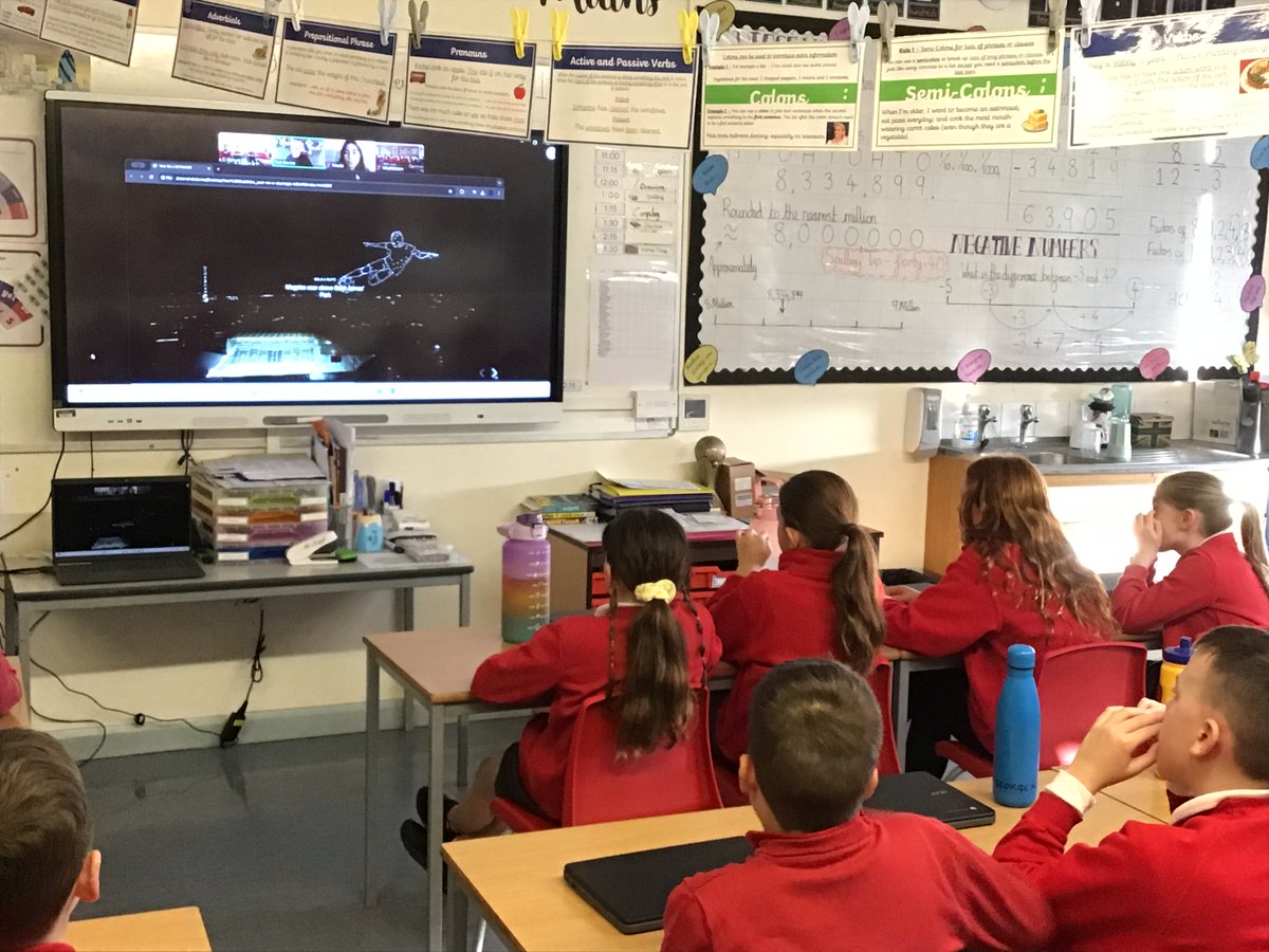 ComputingWPS's tweet photo. The children in Y6 were lucky enough to experience a Q&amp;A session with SKYMAGIC. The children were fascinated to know how many drones are used to make the displays and how computing plays a vital role all across the business. @Skymagicdrones 💻 https://t.co/roluQ0fu1S