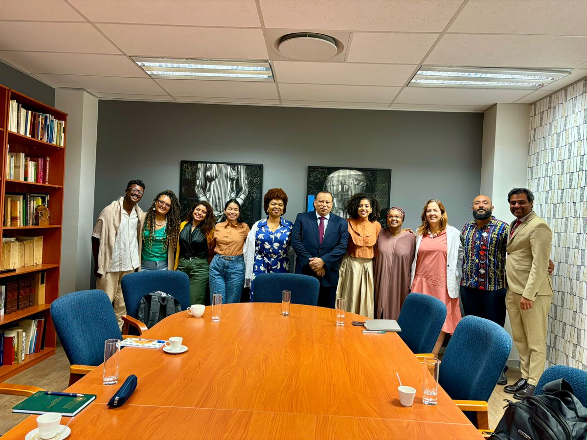 Yesterday we welcomed Afro-Brazilian students from <a href="/UFPA_Oficial/">UFPA</a>  &amp; @UFBA at the Embassy! They're in an exchange program at the <a href="/go2uj/">University of Johannesburg</a> , researching ancestry &amp; African identity. A vital step in South-South cooperation &amp; diaspora ties. #BrazilSouthAfrica #DiásporaAtiva