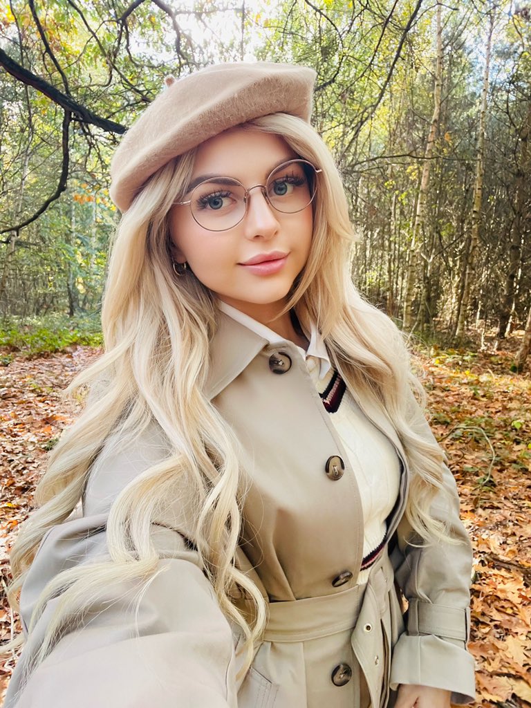 𝑳𝒊𝒍𝒚 𝑻𝒉𝒐𝒓𝒏𝒆 on X: could you ever guess I make amateur porn?  t.coIKlroqxbVF  X