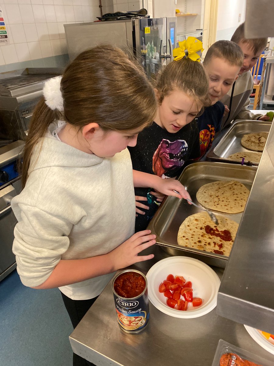 Laura Tannahill Centre tweet media