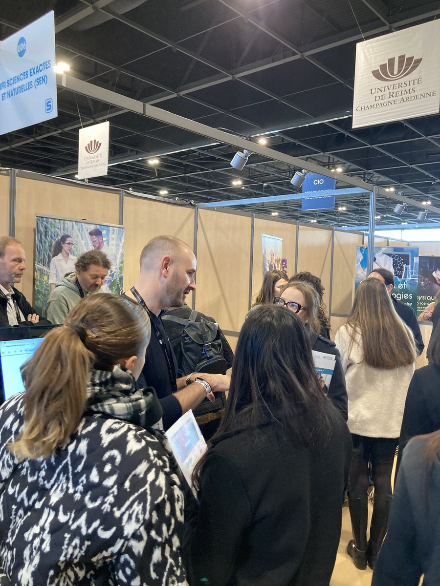 SCIENCES_URCA's tweet photo. L’UFR SEN vous accueille sur le forum avenir étudiant Studyrama aujourd’hui et demain pour vous renseigner sur les formations, n’hésitez pas à venir échanger avec nos enseignants @universitereims @studyrama #sciences #enseignementsuperieur https://t.co/bPX69MzftY