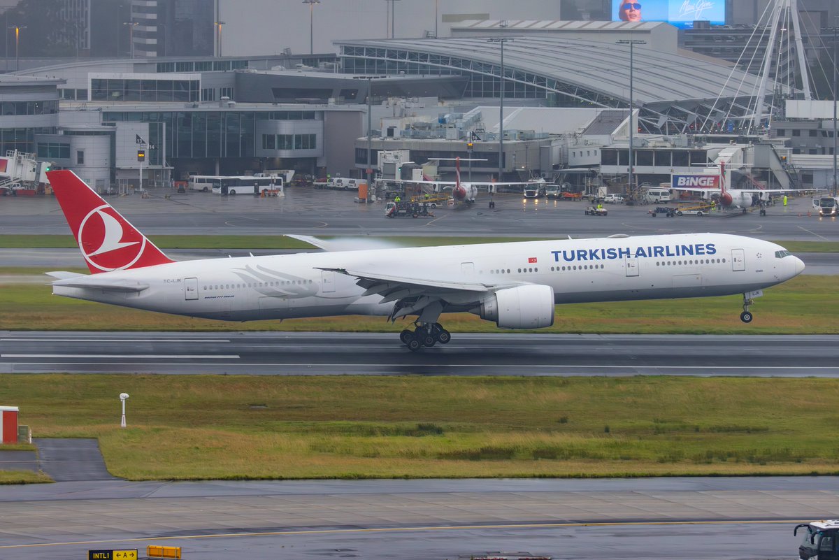 Sydney Airport (@sydneyairport) on Twitter photo ✈️ Welcome to Sydney, <a href="/TurkishAirlines/">Turkish Airlines</a>! 🇹🇷
#TurkishAirlines has officially touched down at Sydney Airport, starting off with 4 weekly flights to Istanbul via Kuala Lumpur, and 5 per week from June 2025!
By 2026, the airline will become the first in Australia to fly a non-stop ✈️ Welcome to Sydney, <a href="/TurkishAirlines/">Turkish Airlines</a>! 🇹🇷
#TurkishAirlines has officially touched down at Sydney Airport, starting off with 4 weekly flights to Istanbul via Kuala Lumpur, and 5 per week from June 2025!
By 2026, the airline will become the first in Australia to fly a non-stop