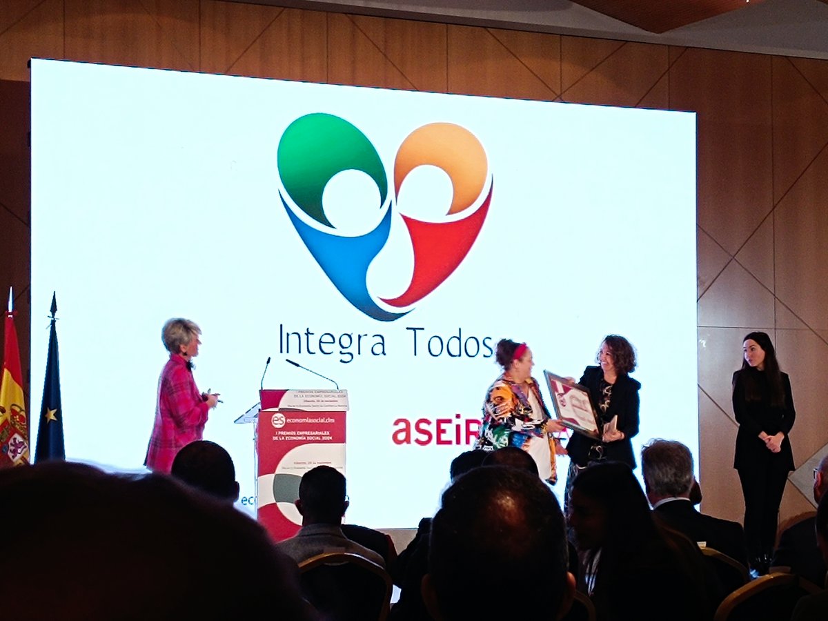 aseircam tweet media