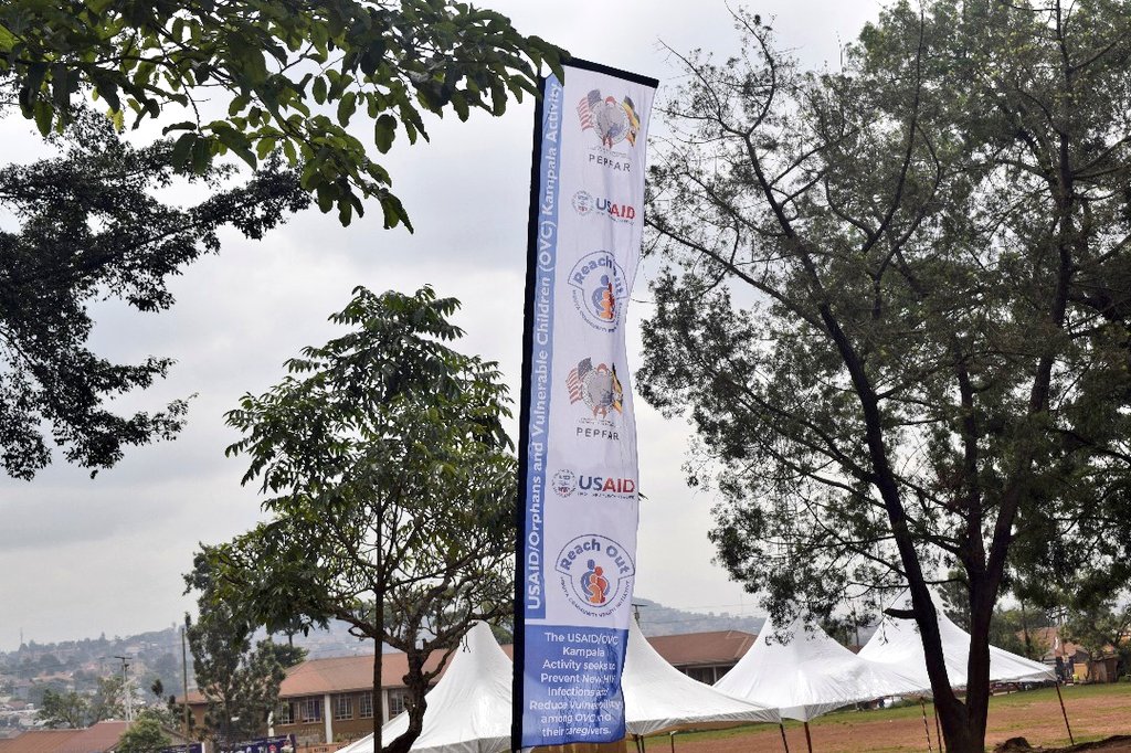 Reachoutmbuya's tweet photo. #Tosirika, Yogera!
The USAID/OVC Kampala Activity is cascading the GBV LIVES Training to community structures at Kitebi Day and Boarding P/S.
We want to strengthen communities, empower individuals, and create a future free of #GBV
#16DaysOfActivism2024
#OVCKampalaActivity https://t.co/jTn8AWLQVR
