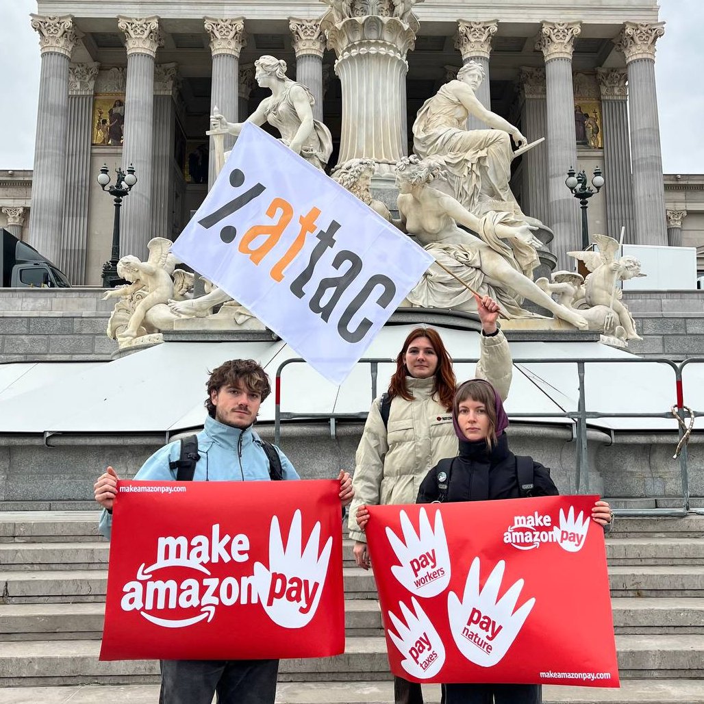 AttacAustria's tweet photo. Steuermissbrauch, schlechte Arbeitsbedingungen, niedrige Löhne und aggressive Gewerkschaftsbekämpfung.

Unter dem Motto #MakeAmazonPay organisieren Gewerkschaften und Aktivist*innen heute weltweit Streiks, Demonstrationen und kreative  Protestaktionen.

➡️ https://t.co/0W4MA16YVT https://t.co/vZwzWDBei6
