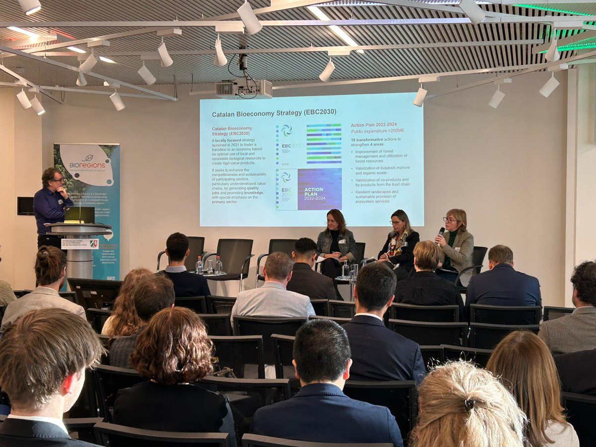 Ahir vam ser a Brussel·les per explicar la implementació de 🌱 l’Estratègia Catalana de la #Bioeconomia de #Catalunya en el marc de la @Efibioregions.  
 
👉 Som una de les poques regions d’Europa amb una estratègia pròpia.