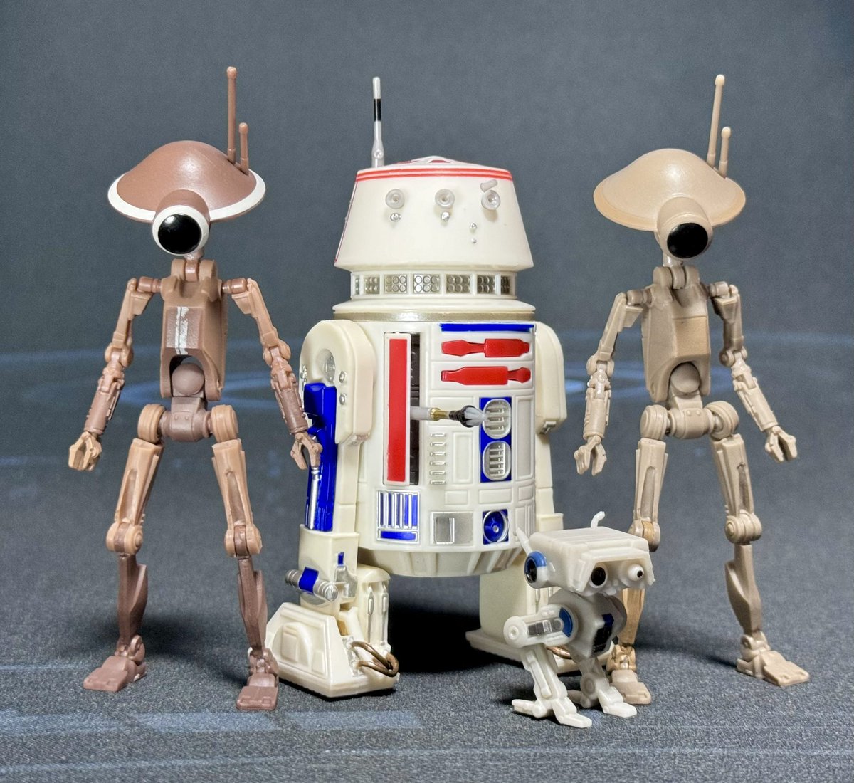 R5-D4/BD-72/ピット・ドロイド #マンダロリアン にて登場のドロイド