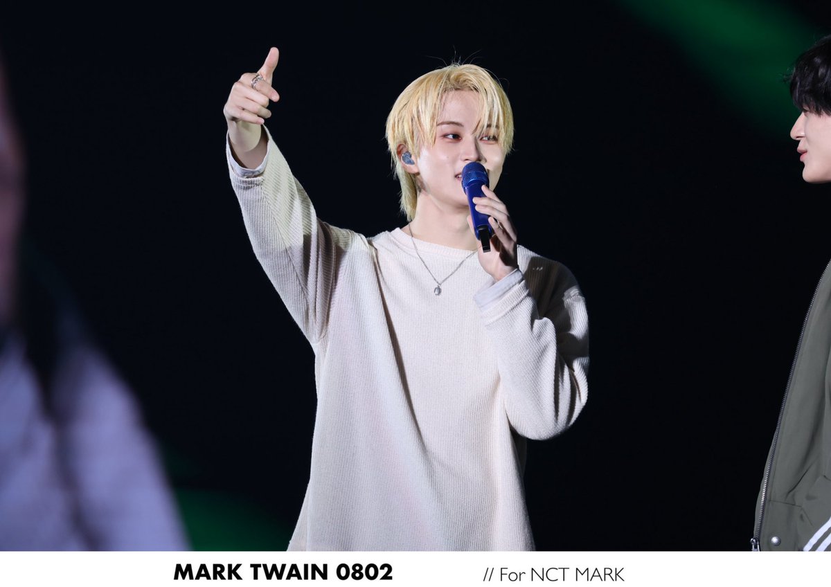 𝐭𝐰𝐚𝐢𝐧 tweet media