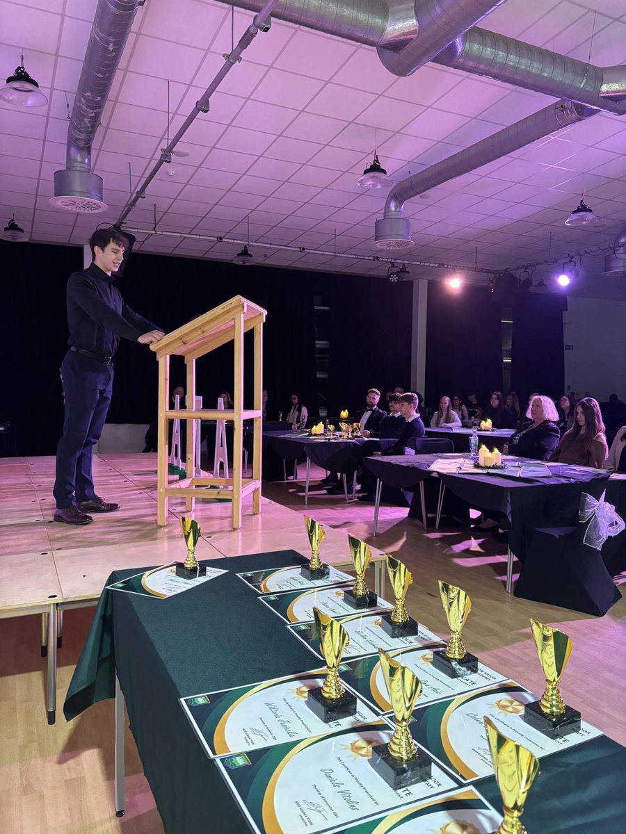 Alvaston_Moor's tweet photo. What an incredible night!

Last night we hosted our annual Scholar’s Awards Evening and what a truly inspirational evening it was.

Thank you to all of our families who joined us and for sharing in such wonderful successes! https://t.co/3u44NzrvN1