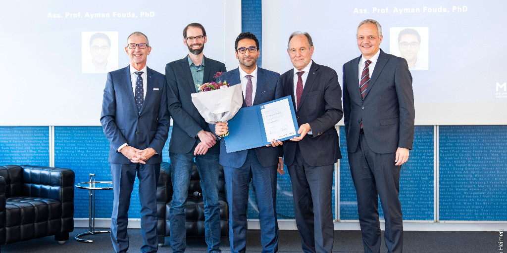 MCI Associate Professuren verliehen👏

💐 Herzlichen Glückwunsch an:

🔹 Assoc. Prof. Ayman Fouda, PhD, MBBCh. | Nonprofit-, Sozial- &amp; Gesundheitsmanagement
🔹 Assoc. Prof. Dr. Julian Huber | Smart Building Technologies

Mehr dazu ▶️ow.ly/8XfT50UeEq5

📸©MCI / Aaron Heimerl