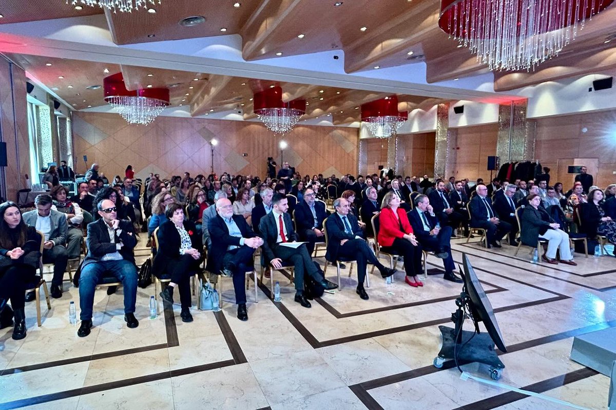 aseircam tweet media