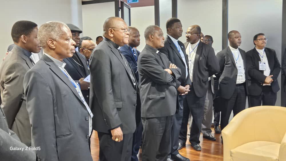 Cardinal Fridolin Ambongo Besungu (@tatacardinal) on Twitter photo #SCEAM réunion du comité permanent à #Kigali#\ 28.11.2024
Reconnaissance à tous  les membres du comité permanent du SCEAM  pour le temps de fraternité passé durant ces trois jours des travaux. #SCEAM réunion du comité permanent à #Kigali#\ 28.11.2024
Reconnaissance à tous  les membres du comité permanent du SCEAM  pour le temps de fraternité passé durant ces trois jours des travaux.