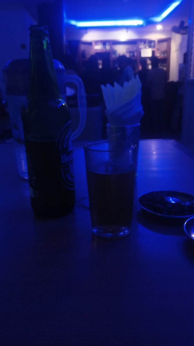 UnemployedPosts's tweet image. Enne kond pattunnilla. Aa sankadam inganeyenkilum maarumo enn nokkatte. 😞