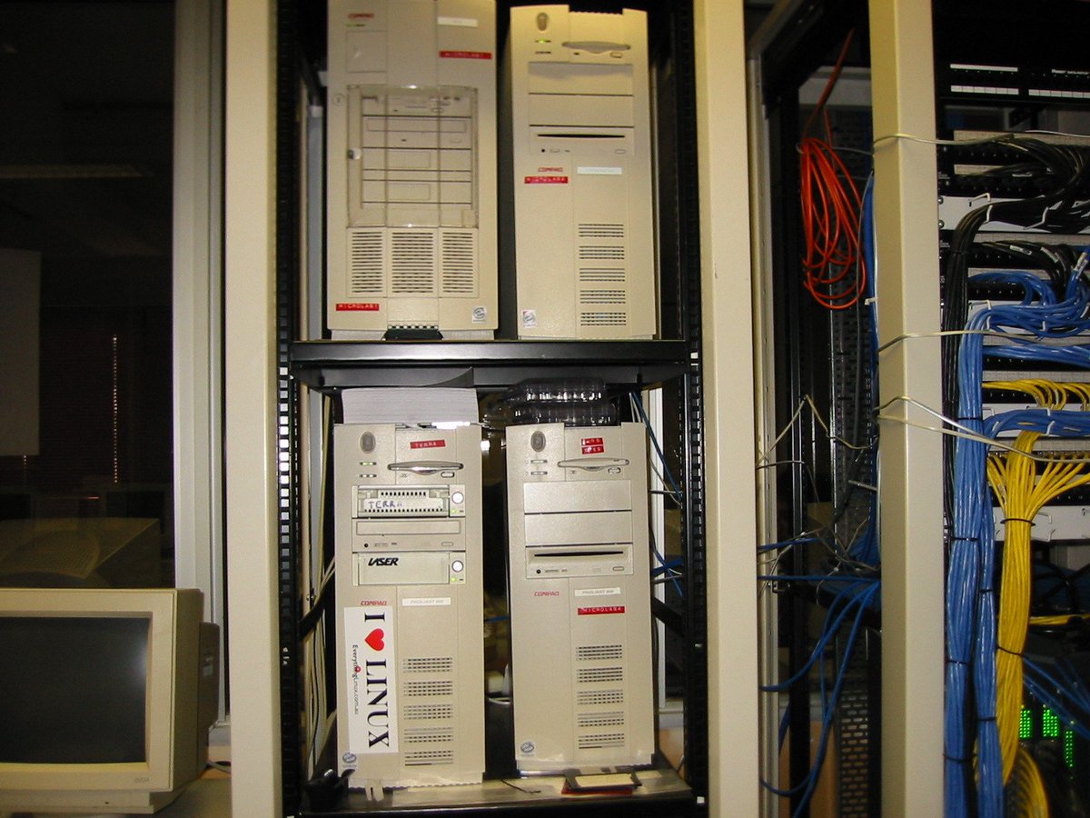 nixcraft's tweet photo. Ah, a vintage server room! And naturally, a Linux zoo. What else would they run back then? Windows NT?  Please. That's like bringing a knife to a lightsaber fight. 😉 The only other acceptable choice was FreeBSD ;) Haha! I'm sure old timers here remember those white boxes. https://t.co/nFsgp8sy5R