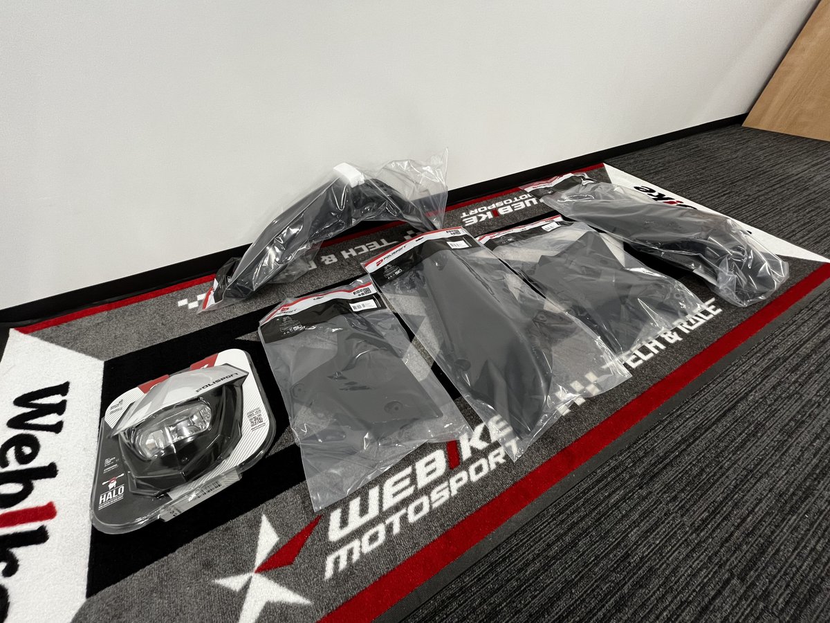 り POLISPORT ポリスポーツ 【リスタイリング】フル外装キット for