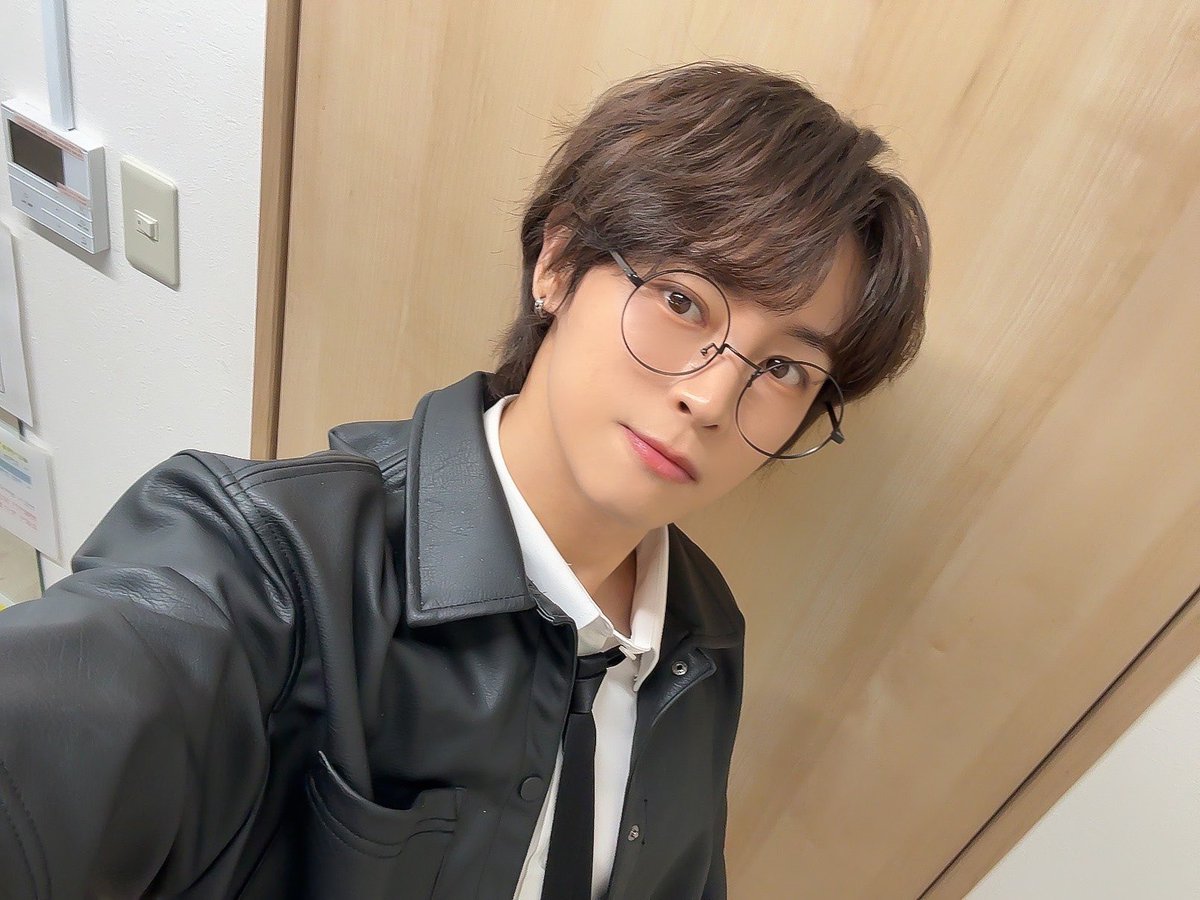 ASC2NT_OFFICIAL's tweet photo. [📷_ #가람]

날씨가 많이 춥다던데 감기 조심해❤

#ASC2NT #어센트
#KARAM #カラム https://t.co/ulBLixF8h8