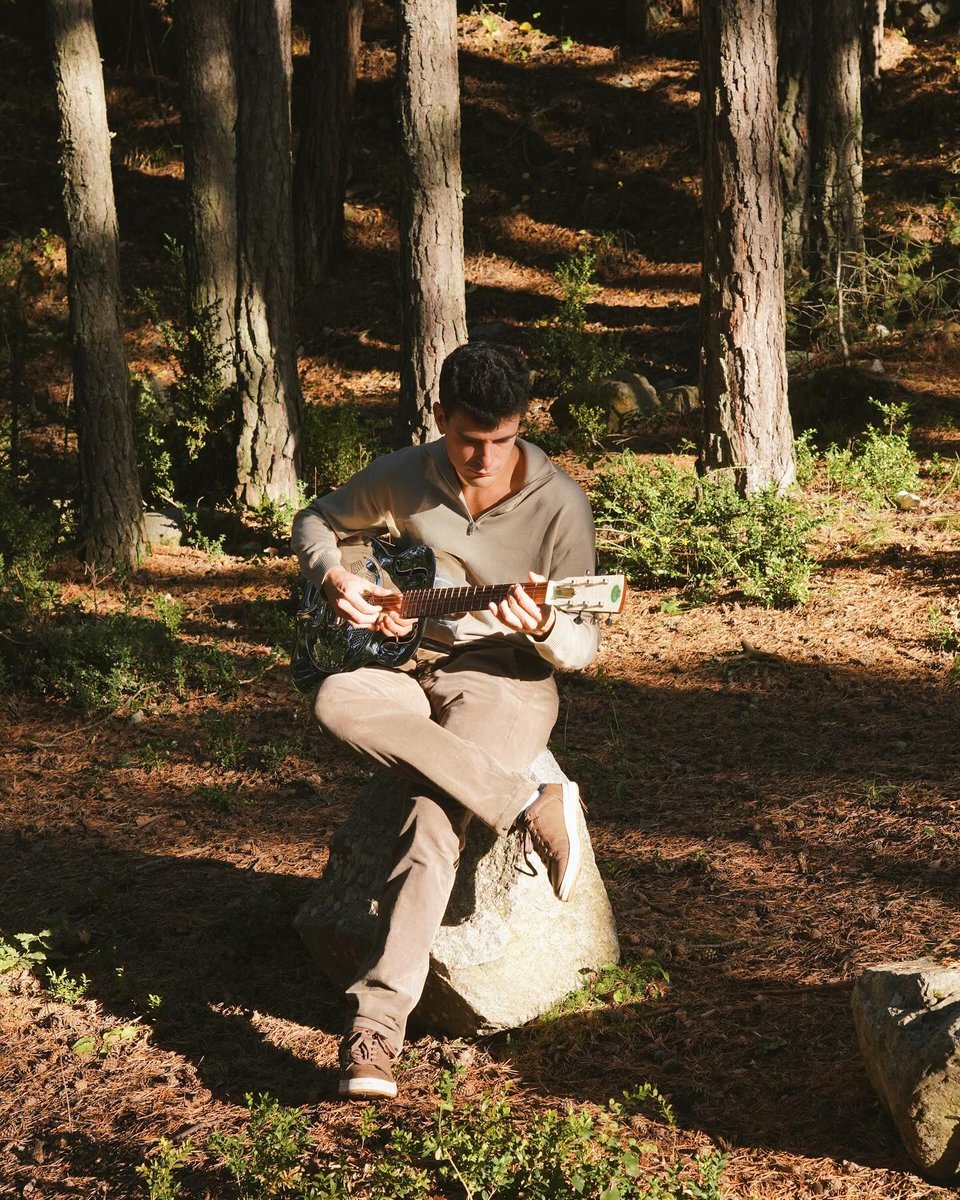 Ladis B torna al folk amb la cançó “Demasiado tarde” #Musik <a href="/ladis_baro/">Ladis B</a> buff.ly/3Vf68qG