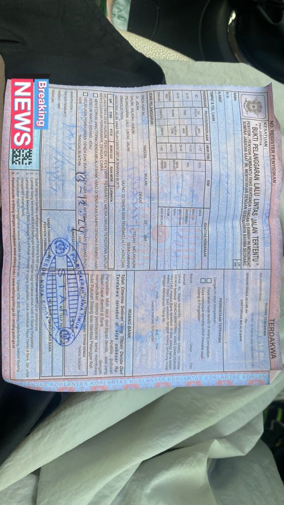 Hari apes emang gaada di kalender, demiiii gak rela banget. Kalo sidang emang biayanya 250k ya?!? Ditawarin mau sidang atau gimana

Atau gimanaaa?!?!atau?gimana?

Lucunya depan ada mobil dinas plat merah dilolosin, truk belakang dilolosin krn yg berhaisl ke foto cuma mobilku. Asw
