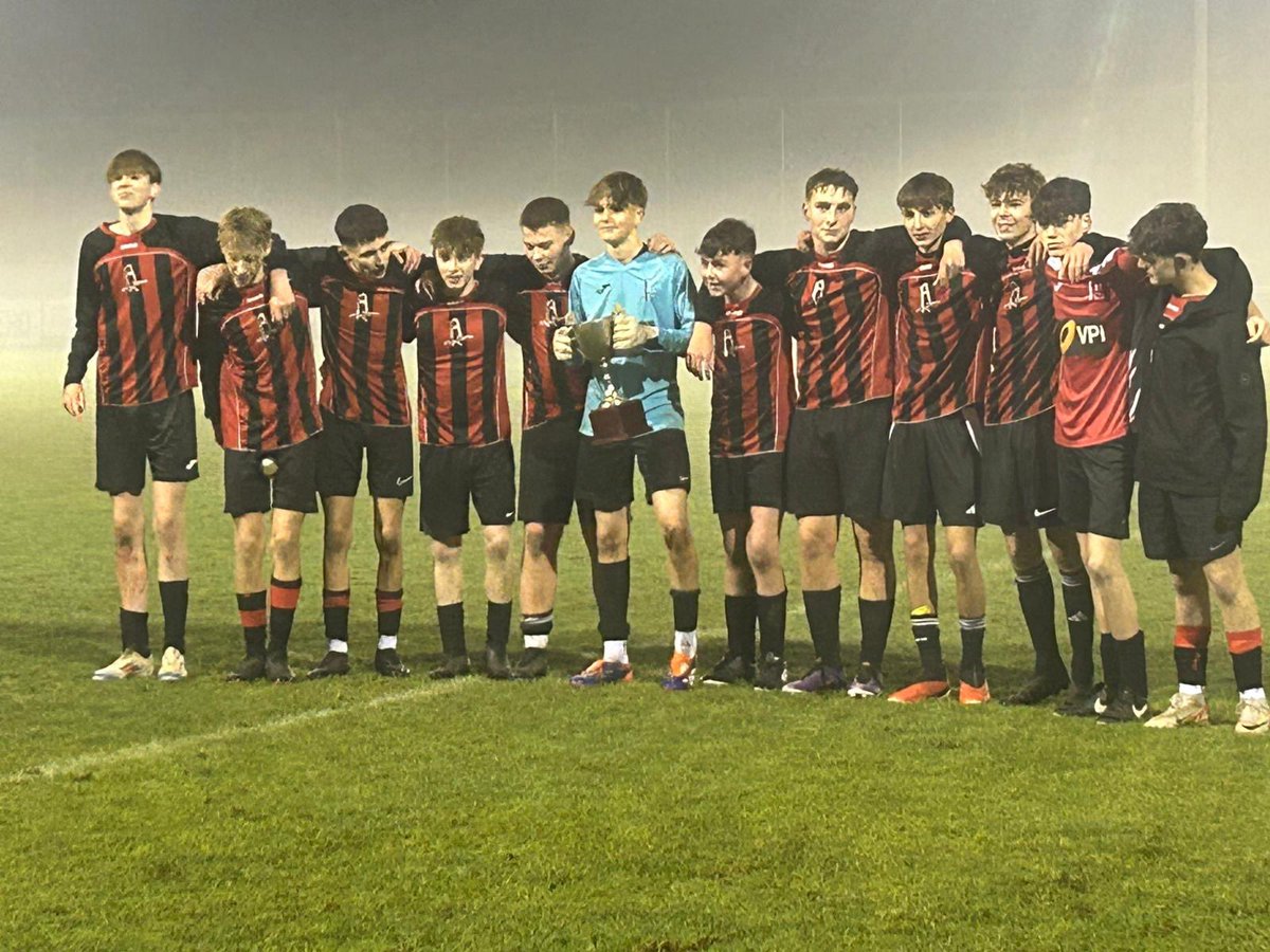 HUMsport's tweet image. GRIMSBY AND DISTRICT CHAMPIONS 2024🏆outstanding performance from our year 11 lads in there last ever Grimsby and district match. Pure determination to see their footballing journey at Humberston ended on a high. Well done lads you’ve done yourself and Humberston proud!🏆🏅🔴