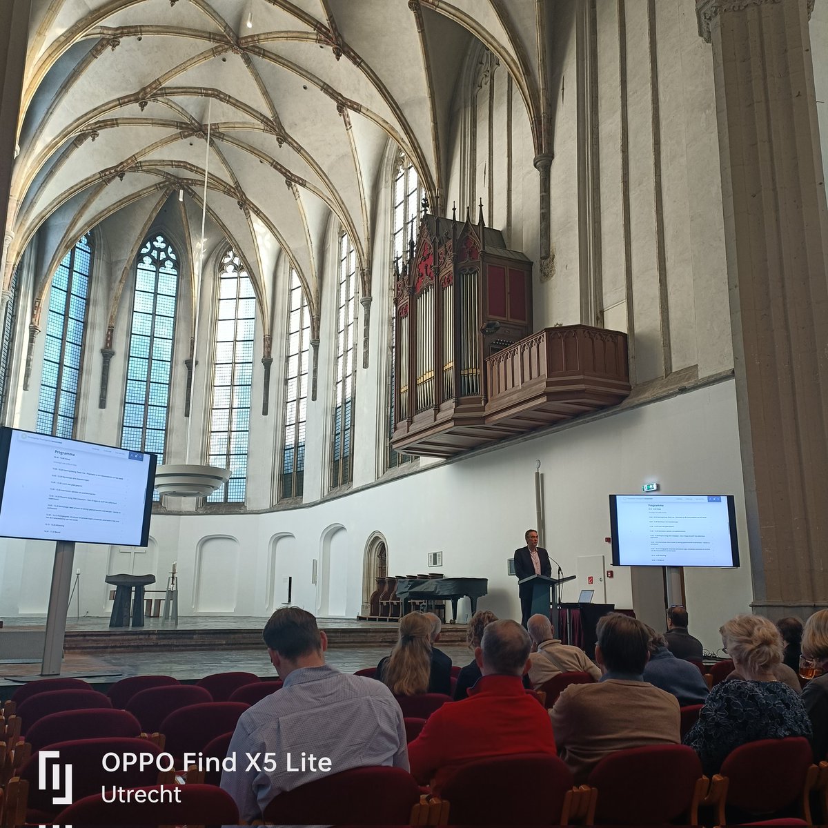 Kan bezinning op 'het Goede' ons helpen de huidige polarisatie te overstijgen? Waar kun je dat beter doen dan in de kerk? Vandaag is dat bij de <a href="/PThU_NL/">PThU</a> in de Sint Janskerk in Utrecht!