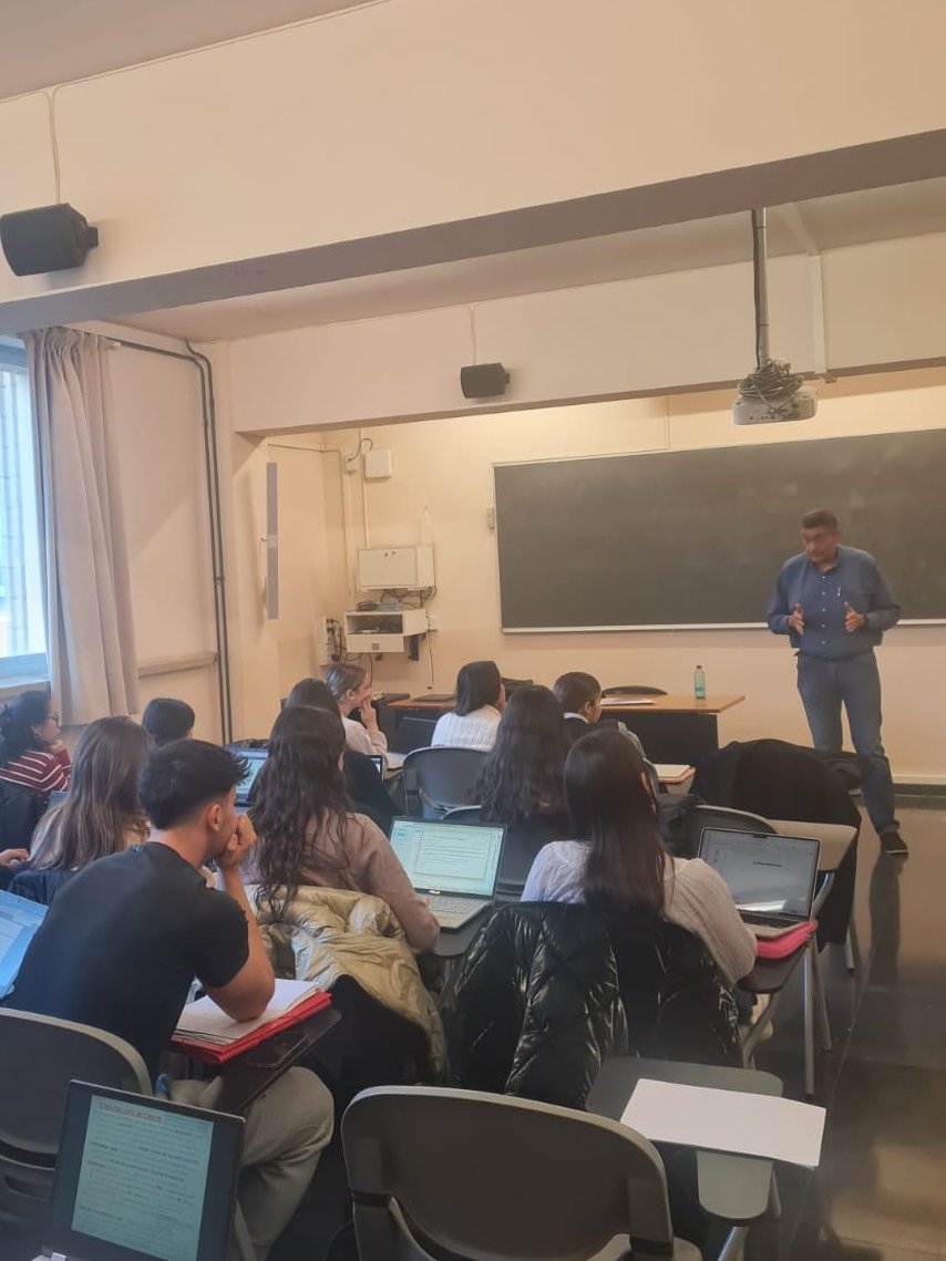 Ahir en Josep Maria Vidal i Vidal, president de GICOR, va entrar a les aules de 2on d'Infermeria per explicar la seva vivència amb l'infart agut de miocardi i tota la bona feina que es fa des de GICOR. Moltes gràcies Josep Maria!