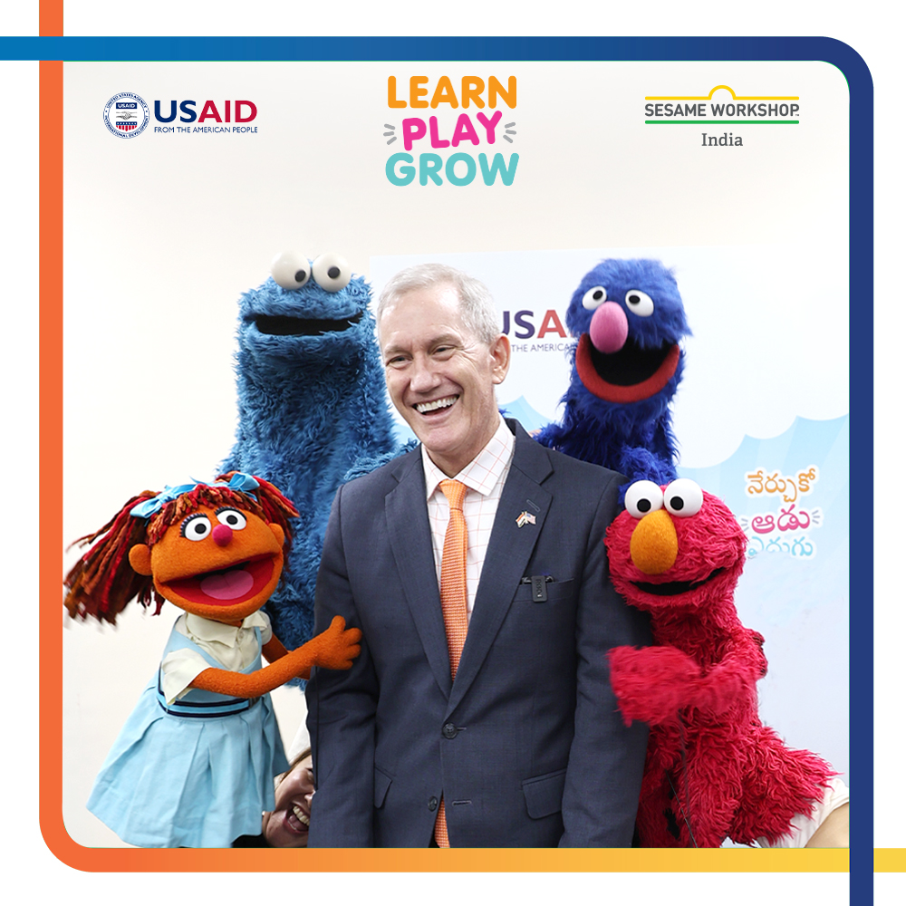 🎉 Grateful to @USAIDIndia Mission Director Dr. Steven Olive for joining Chamki, Elmo and friends to celebrate the launch of #LearnPlayGrow in Rajasthan &amp; Telangana!
Together, we’re empowering children with foundational learning skills and healthy hygiene habits. 💛 #USAID #SWI