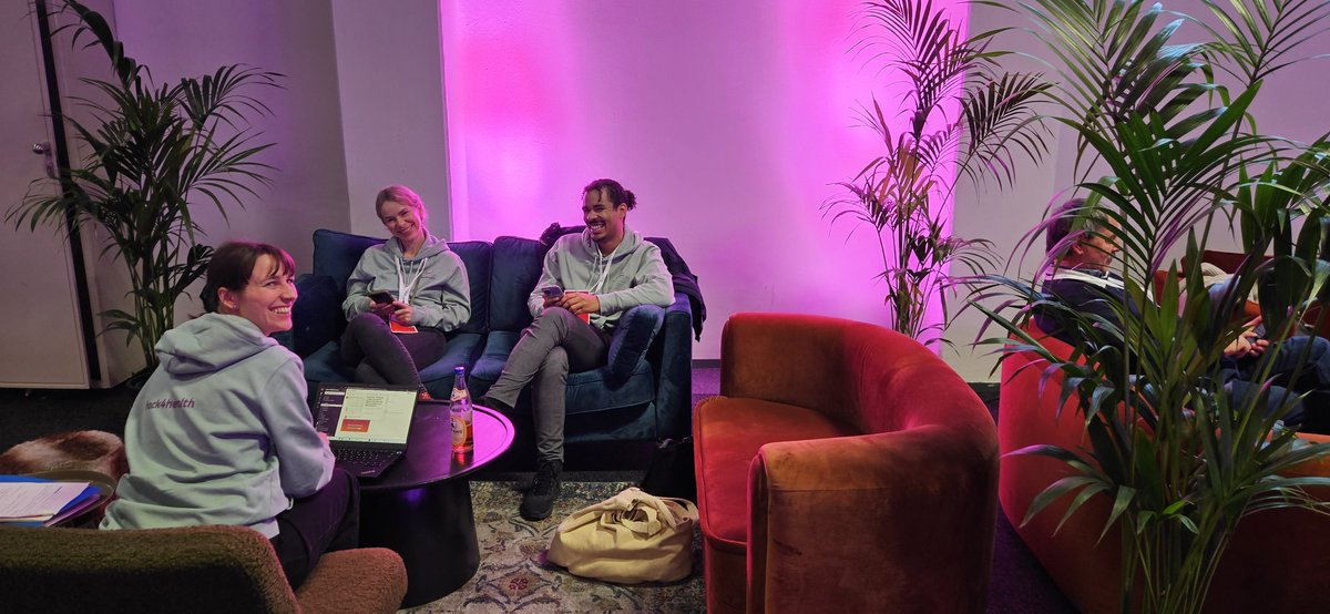 Day 2 at the #hack4health hackathon at #DGPPNKongress2024 and great solutions for better access to, training, and enthusiasm for digital technologies in #mentalhealth evolving. Thank you DGPPN for having me here as a mentor.

#digitalhealth #innovation #MentalHealthHackathon