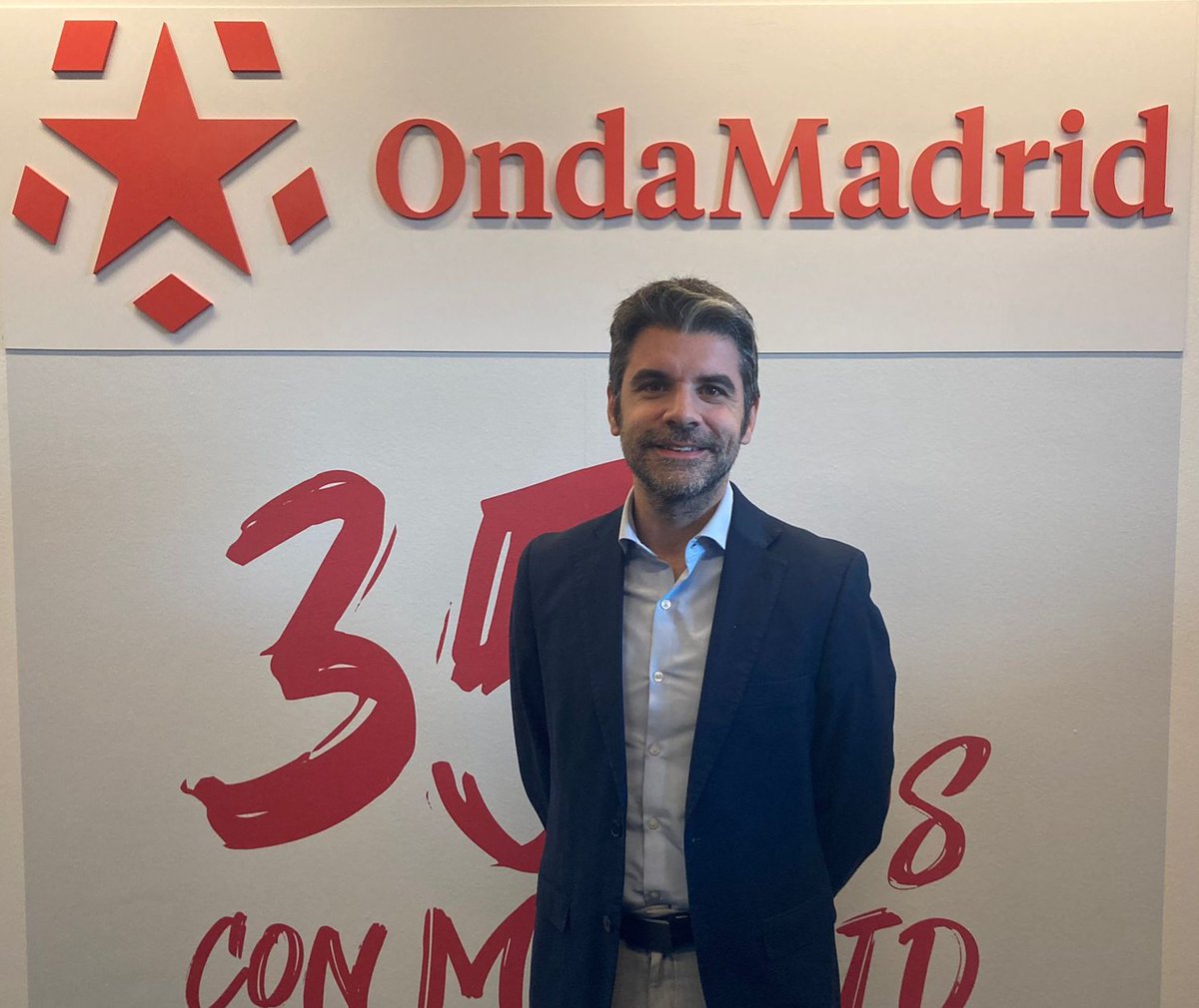 📻 <a href="/BuenosDiasOM/">Buenos Días Madrid</a>
⏰ 10.40h

Hoy en la sección 𝙇𝙤𝙨 𝙖𝙡𝙘𝙖𝙡𝙙𝙚𝙨 𝙩𝙖𝙢𝙗𝙞𝙚́𝙣 𝙨𝙤𝙣 𝙝𝙪𝙢𝙖𝙣𝙤𝙨 <a href="/NievesOrtiz77/">Nieves Ortiz</a> estará con <a href="/Jesus_munoz_m/">Jesús Muñoz Muñoz</a> , alcalde de <a href="/AytoParacuellos/">Ayto. Paracuellos</a> , para conocer a fondo su lado más personal y el profesional

▶️ <a href="/ondamadrid/">Onda Madrid</a> 101.3 y 106 FM