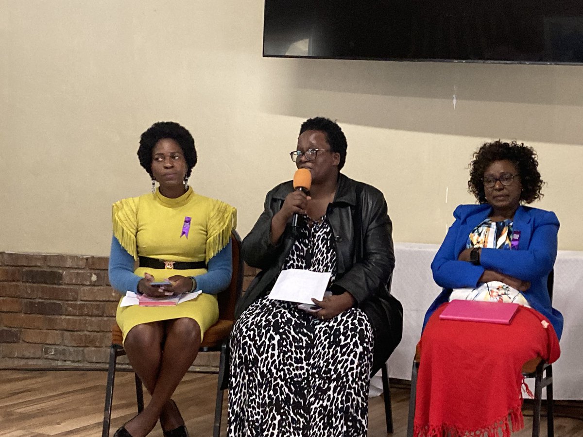 citezw's tweet photo. @EmthonjeniWomen @wildtrustzim @bvtatrust @AmakhosikaziFM @nangozimbabwe @WCOZIMBABWE @GBVnet @DiakoniaAfrica Prisca Dube from @ZLHRLawyers states 
Zimbabwe is a signatory to most bodies that speak to women’s empowerment. She adds that the domestic violence act is one of the broadest and alive piece of laws but it is not used “properly”. 

#Asakhe #16DaysOfActivism2024 https://t.co/Fs8c0KSOcM