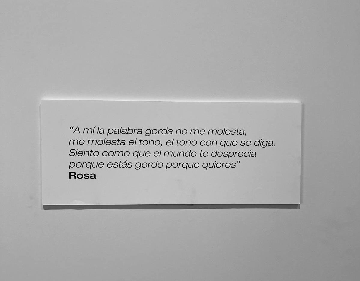 📖La autora trata de entender, a través de la historia de su protagonista, los pormenores de una vida con #obesidad en edad adulta en nuestro país

🧳Para ello se embarca en un viaje de largo recorrido de más de 4 años para comprender las causas y desencadenantes de su enfermedad