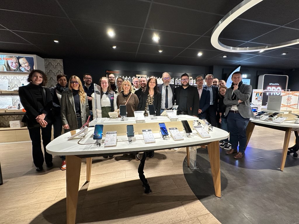 Ce matin, un petit déjeuner chaleureux avec les adhérents des Vitrines de Charleville dans notre boutique <a href="/OrangeGrandEst/">Orange Grand Est</a>  !  Orange est fier de rejoindre l'association et ravi d'avoir accueilli ses membres et élus.  
<a href="/Vitrinescharle1/">Vitrines Charleville</a>  #Orange