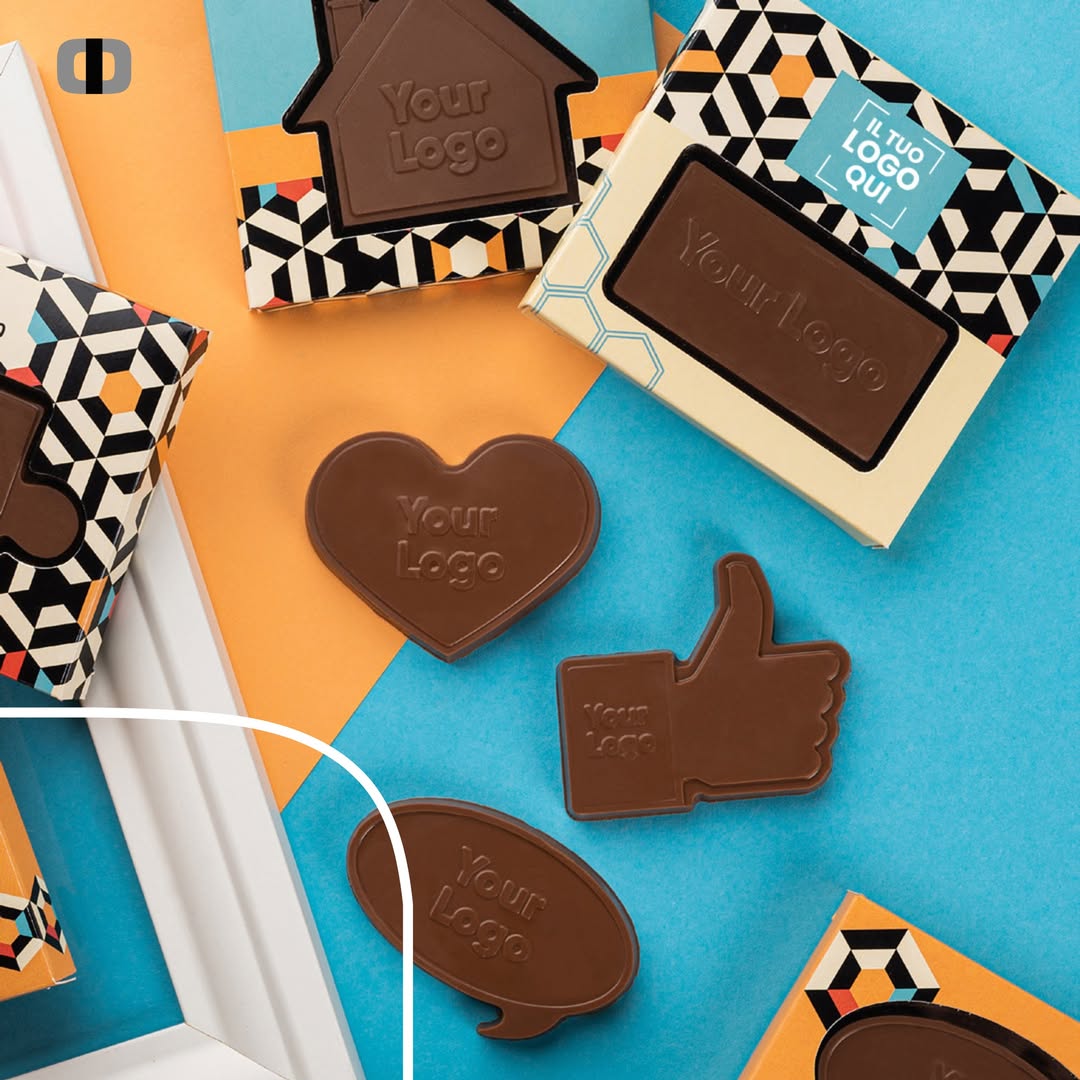 PRIMOPROMOit's tweet photo. Rendi ogni momento speciale con i nostri cofanetti di cioccolatini e caramelle, personalizzabili con il logo della tua azienda.
Ogni scatola è un connubio di eleganza e gusto, ideale per rappresentare il tuo brand in modo unico e indimenticabile!😋 https://t.co/dTGTCVw66v