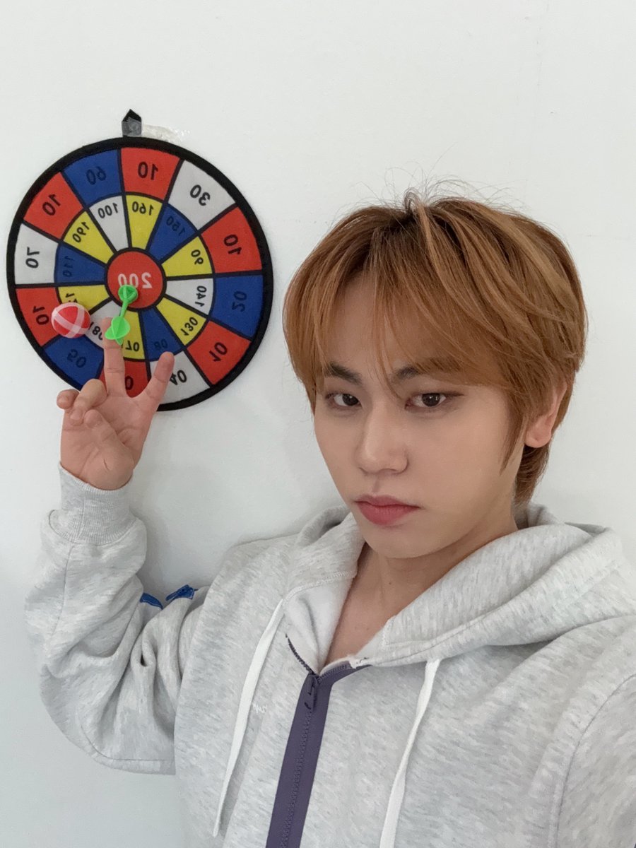 DKB_BRAVE's tweet photo. 11월 마무리 잘하기이이🔥

#GK #지케이 #다크비 #DKB https://t.co/Tv2vAs2Fx1