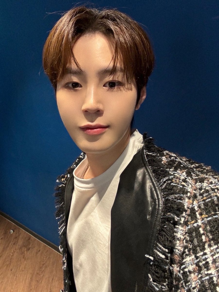 [#하성운] ⏰  

잠시 후 8시 50분! JTBC <PROJECT 7>에 하성운이 출연합니다📺  
추워진 날씨만큼 꼭 따뜻하게 입고 성운이와 11월의 마지막 금요일을 함께해요💕

#HASUNGWOON #PROJECT7