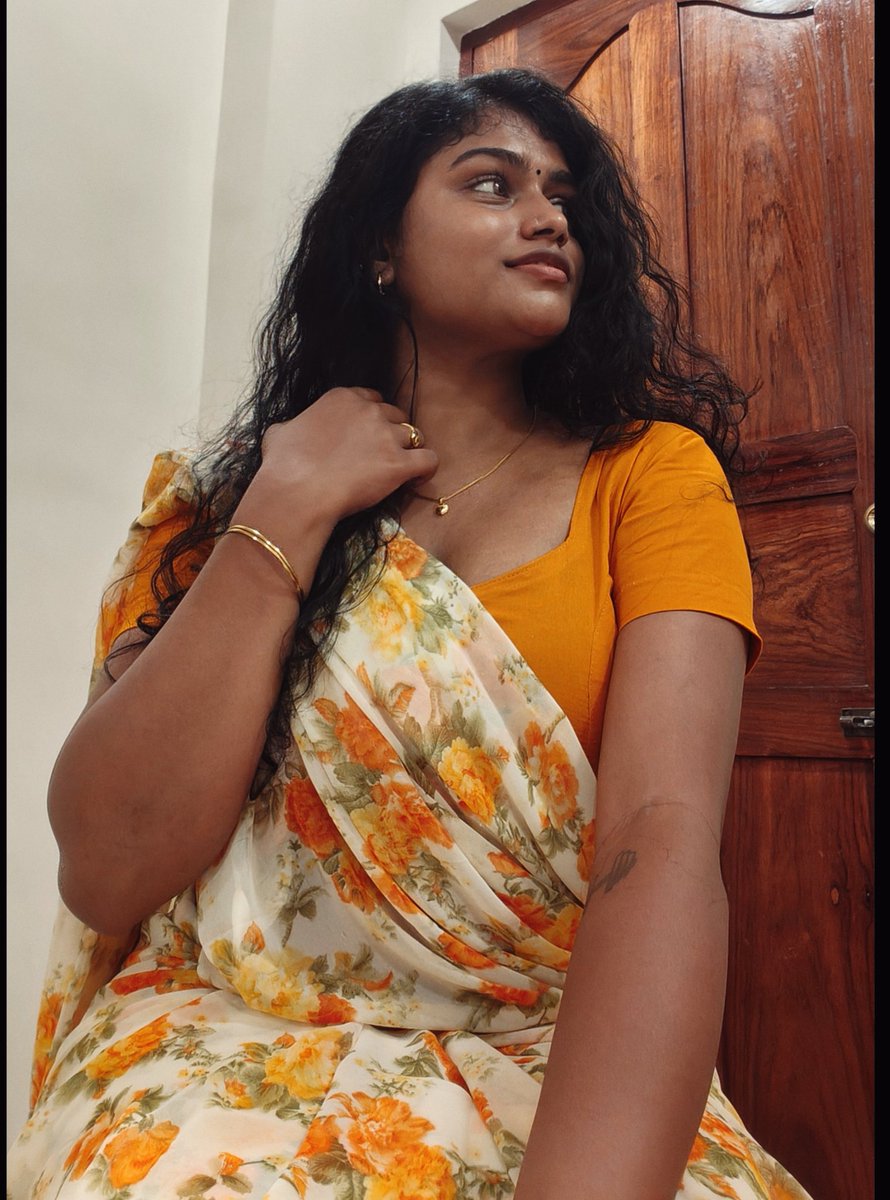 rahini_126's tweet image. 🧡
#raha #chennai #sareelove #dusky #duskybeauty 
#selfiesdump #boredom