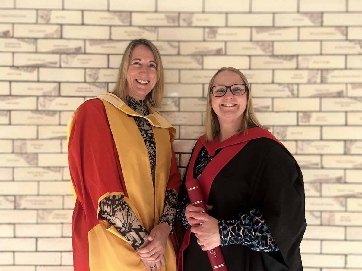 JayneHope_civg (@jaynehopel) on Twitter photo It's been quite the week for the team! Congratulations to <a href="/Hamza_Khalid92/">Hamza Khalid</a> on a successful PhD defence and @Linz_Waddell on graduation. I'm so, so proud of them 💓 It's been quite the week for the team! Congratulations to <a href="/Hamza_Khalid92/">Hamza Khalid</a> on a successful PhD defence and @Linz_Waddell on graduation. I'm so, so proud of them 💓