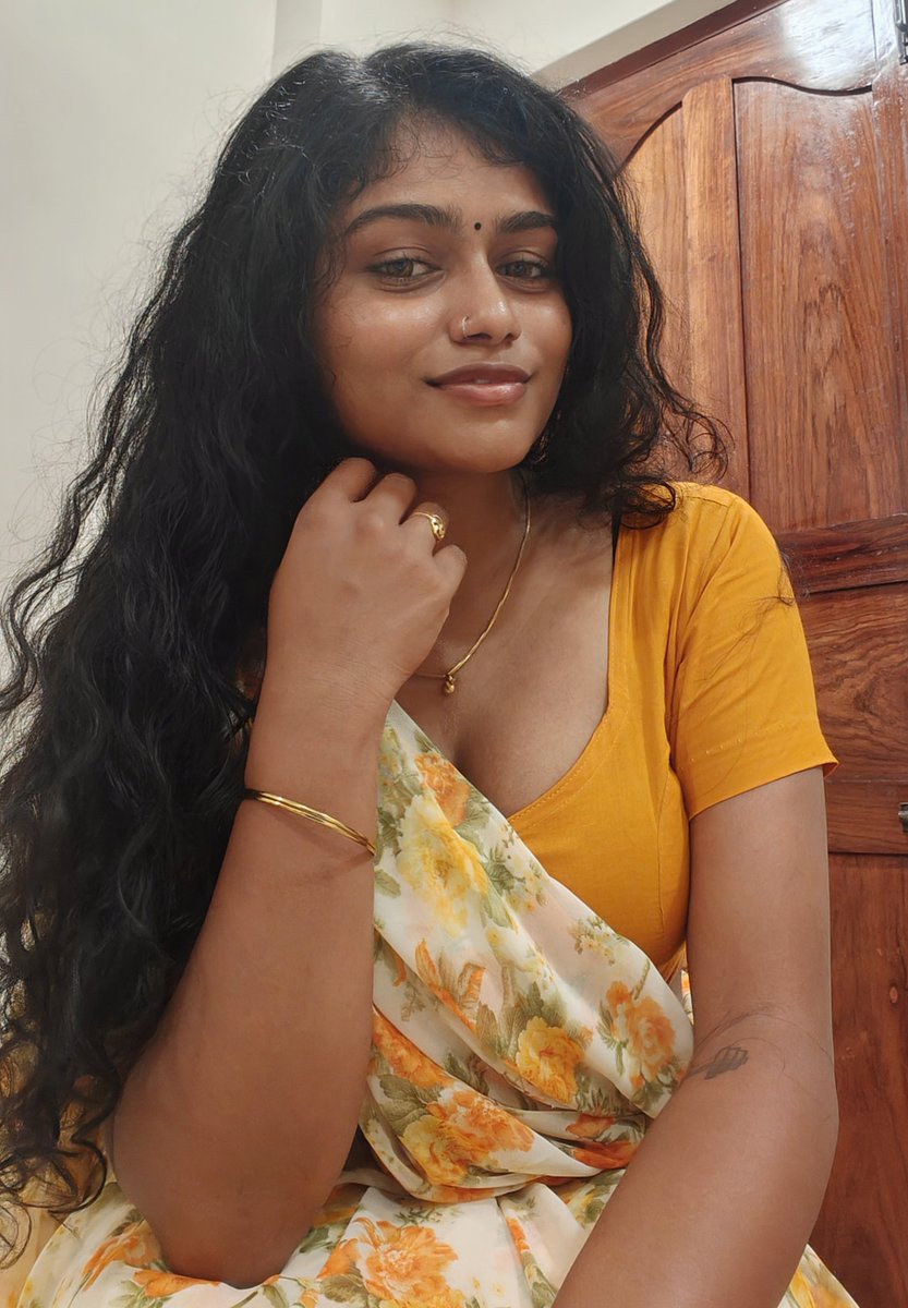 rahini_126's tweet image. 🧡
#raha #chennai #sareelove #dusky #duskybeauty 
#selfiesdump #boredom