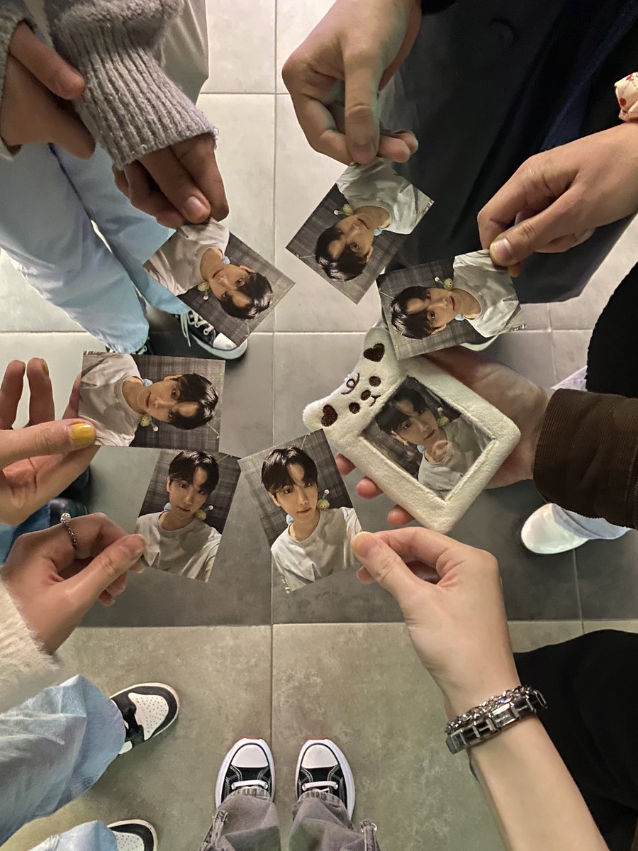 lordhunnie's tweet photo. 오랜만에 이렇게 즐거운 하루를 보낸 적이 없어요. 모든 게 정말 좋았어요. 백현, 이렇게 멋진 추억을 만들어줘서 고마워요. 터키의 팬들이 당신을 정말 사랑하고 있어요 🥹😭💝
#Lonsdaleite_dot_INTurkiyeCINEMAS
#BAEKHYUNinCINEMAS #Lonsdaleite_dot_INCINEMAS
#BAEKHYUN #백현 
@B_hundred_Hyun https://t.co/savXO23zSs